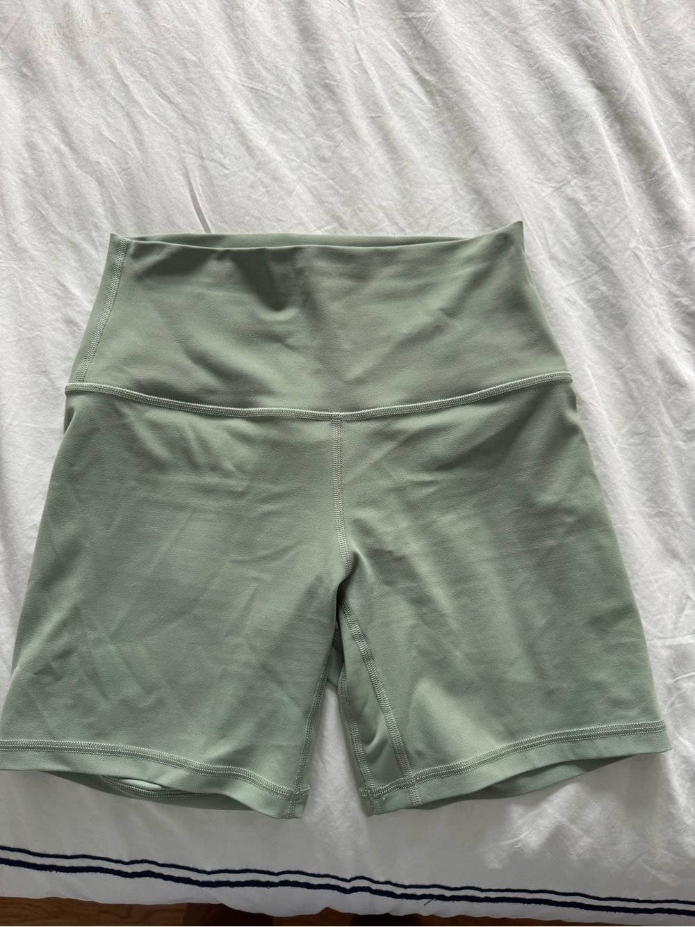 lululemon Align High-Rise Short 6” - Size 6 - Light green (Palm Court) color